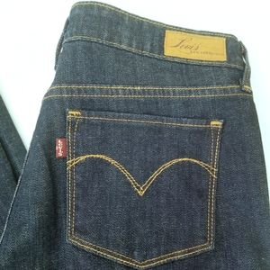 Levi's Slight Curve Bootcut Jeans NWOT